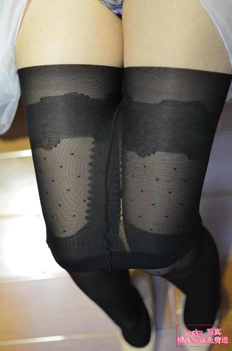 legku原创写真2014.11.20 NO.197超薄斑纹黑丝裤袜